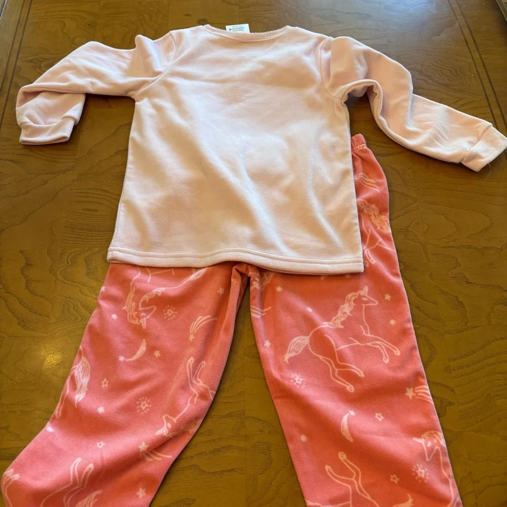 Carter’s sz 5 Pink Unicorn Kids Pajamas 2 piece new pink fleece‎